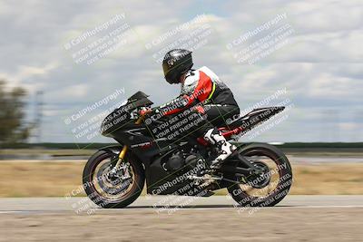 media/Apr-26-2024-TrackDaz (Fri) [[c4b677d280]]/C Group/140pm (Wheelie Bump)/